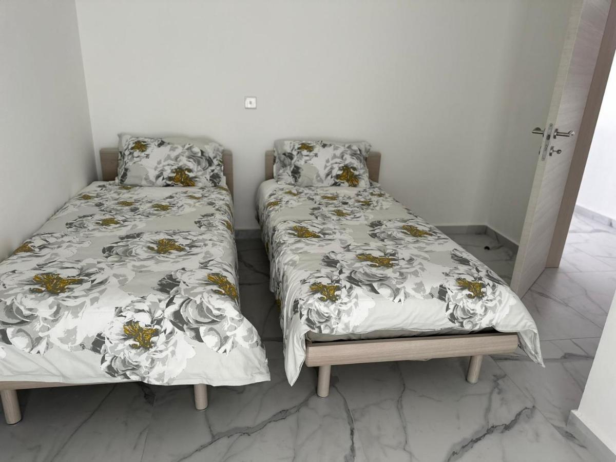Skylark 2 Apartment With Terrace Is-Swieqi Esterno foto