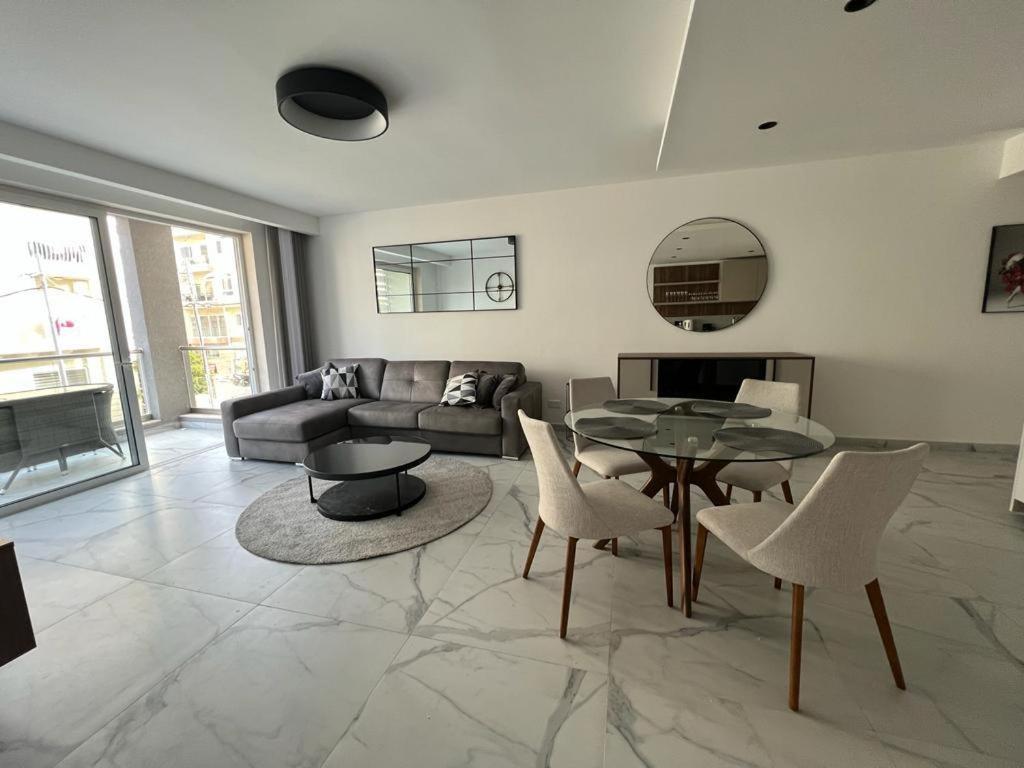 Skylark 2 Apartment With Terrace Is-Swieqi Esterno foto