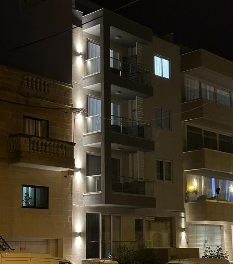 Skylark 2 Apartment With Terrace Is-Swieqi Esterno foto